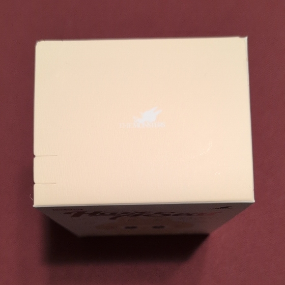 Labubu Have A Seat NIB - Picture 5 of 6